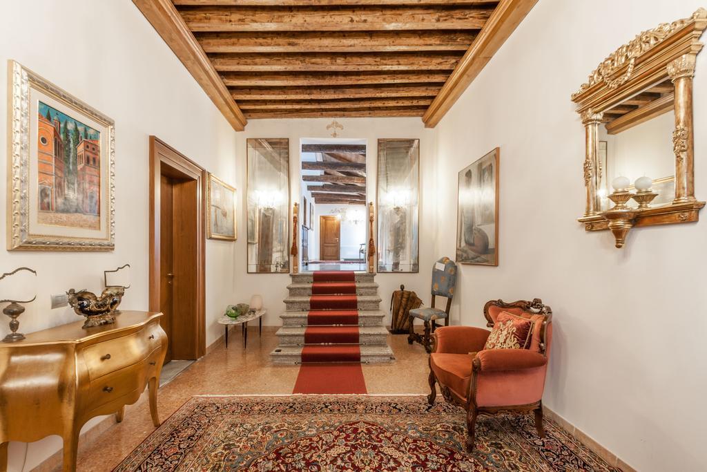 Palazzo Della Torre Apartment Венеция Екстериор снимка