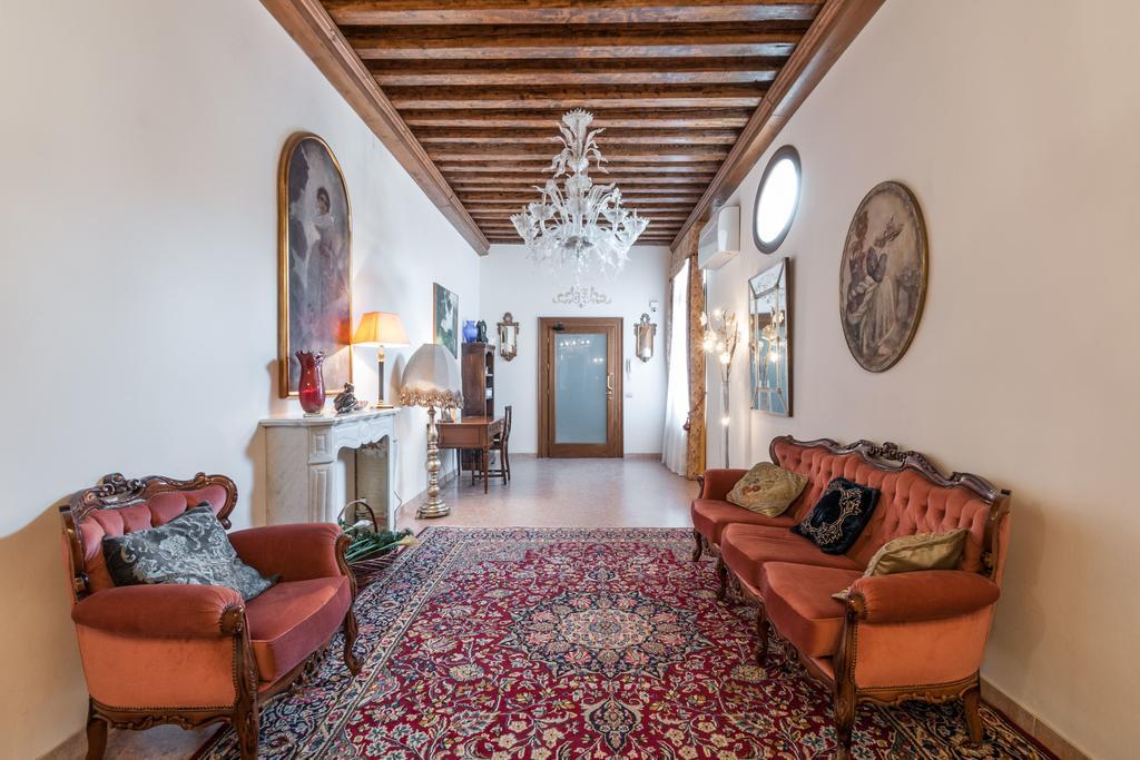 Palazzo Della Torre Apartment Венеция Екстериор снимка