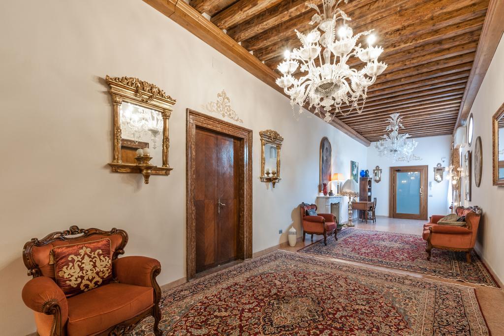 Palazzo Della Torre Apartment Венеция Екстериор снимка