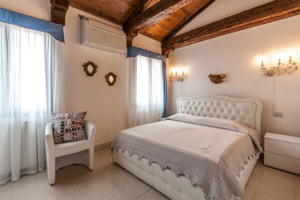 Palazzo Della Torre Apartment Венеция Екстериор снимка