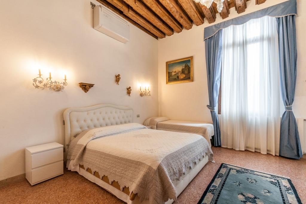 Palazzo Della Torre Apartment Венеция Екстериор снимка